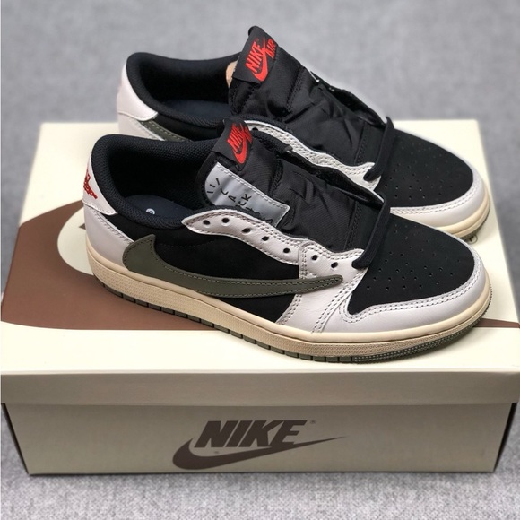 Travis Scott’s - Picture 1 of 6